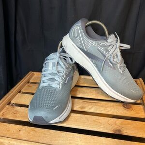 Brooks Ghost 14 Running Shoes in Gray. Men's Size 11EE
